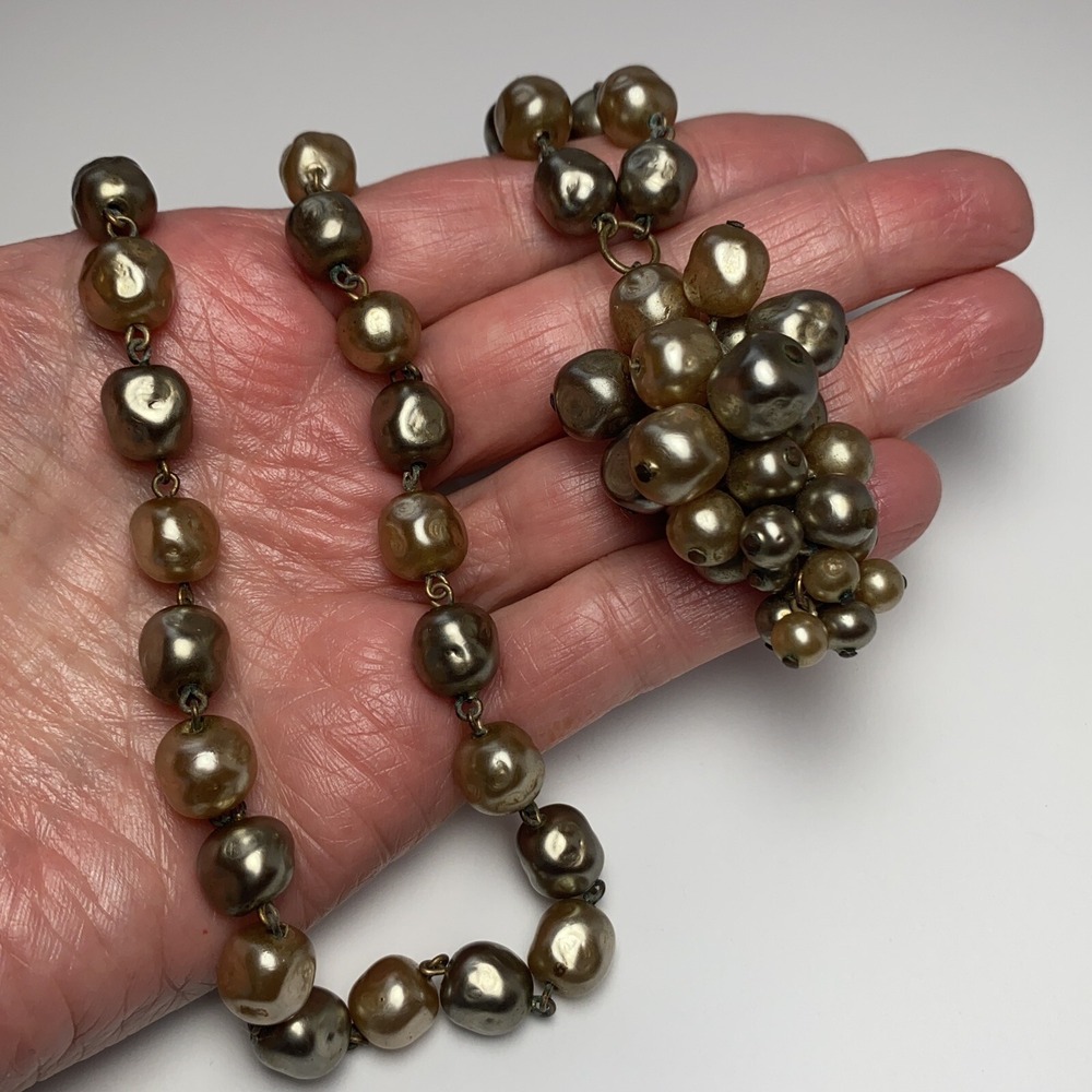 Vintage Champagne Gray Glass Baroque Pearls Graduated Cluster Pendant Necklace - Picture 2 of 14